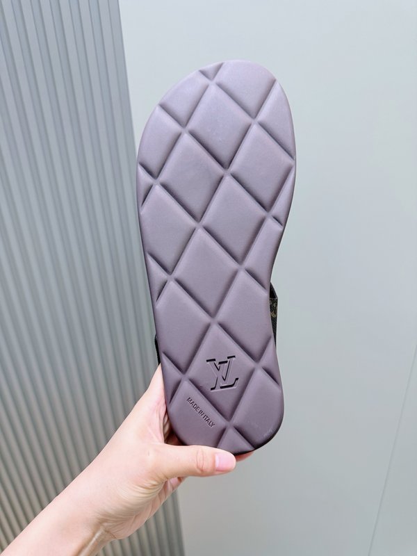 루이비통 남성 가죽 샌들 001-243743