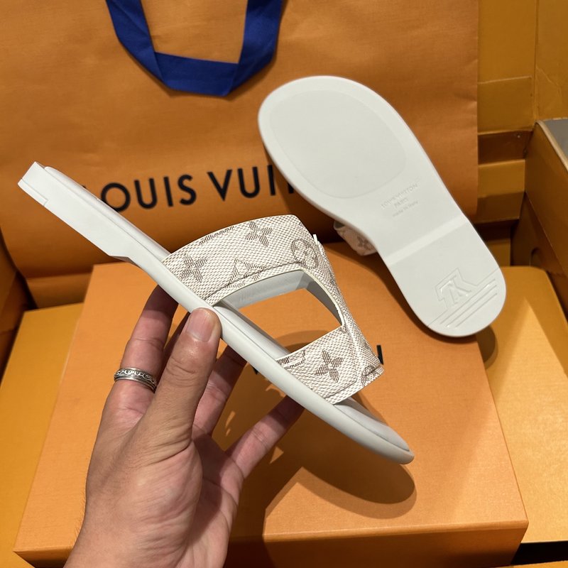 LV 루이비통 남성 캐주얼 슬리퍼 001-243757