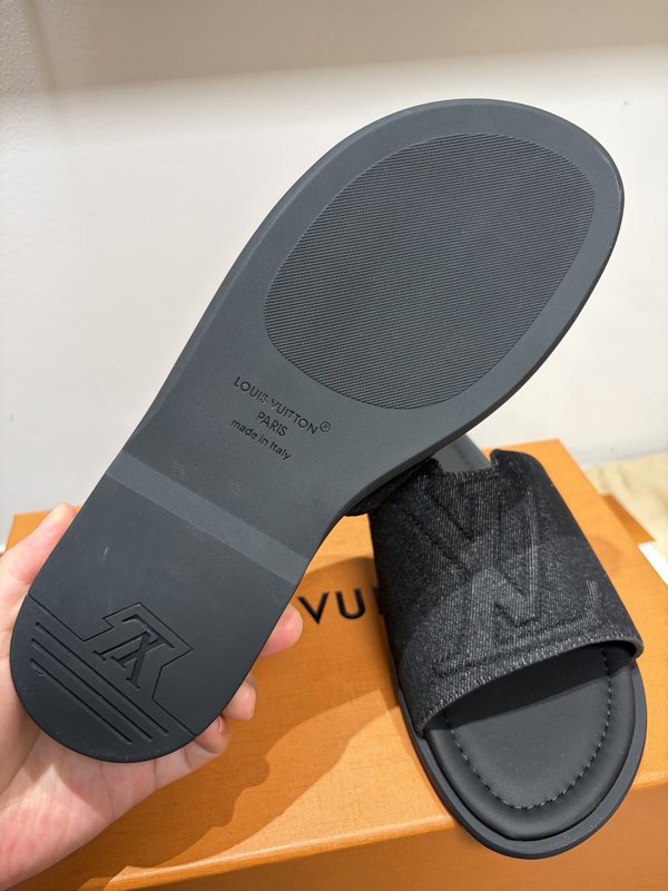루이비통 스타일 소牛皮 스웨이드 V 타입 슬라이드 001-243777