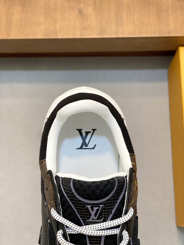 LV 루이비통 클래식 커플 가죽 스니커즈 001-243800