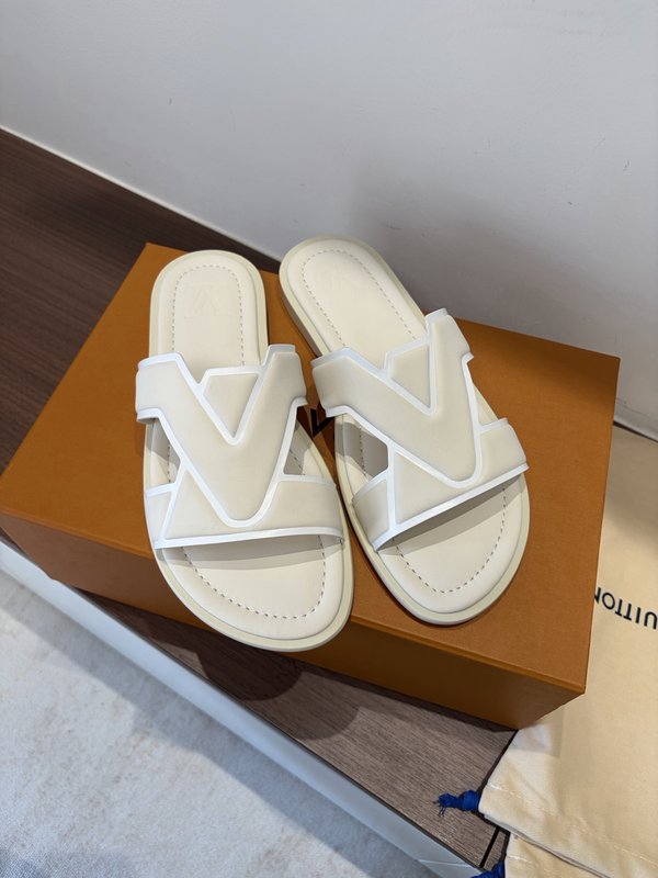 LV 루이비통 2026 년 V 타입 슬라이드 001-243831