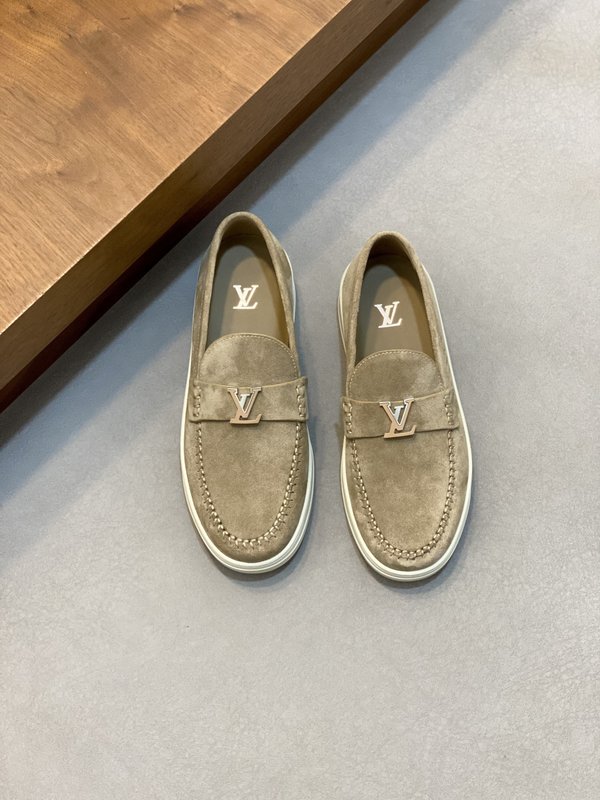 LV 남성 하이엔드 캐주얼 운동화 001-243881