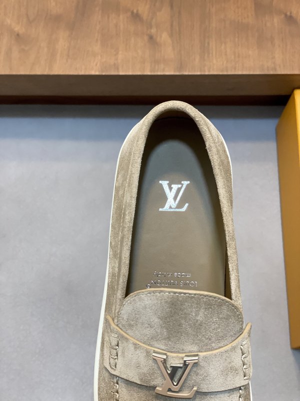 LV 남성 하이엔드 캐주얼 운동화 001-243881