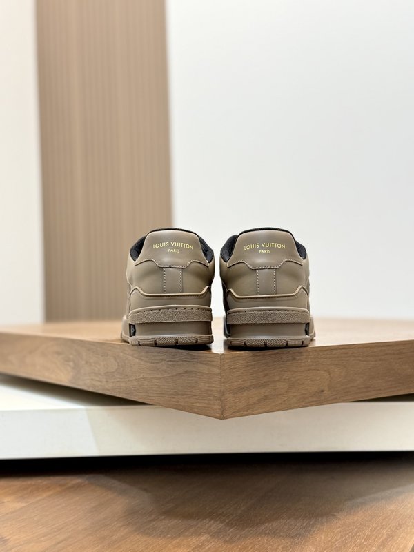 루이비통 남성 수입 소가죽 운동화 001-243947