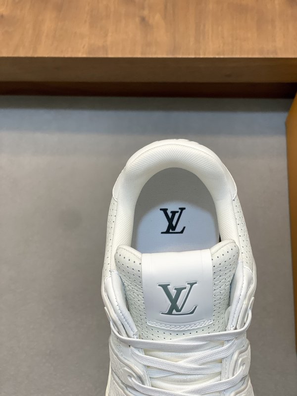LV 트레이너 남성 화이트 스니커즈 001-244049