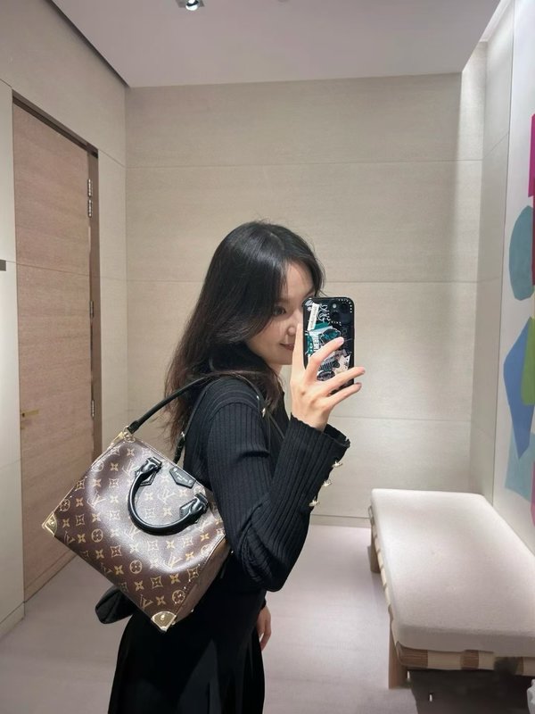 모노그램 숄더백 001-245731