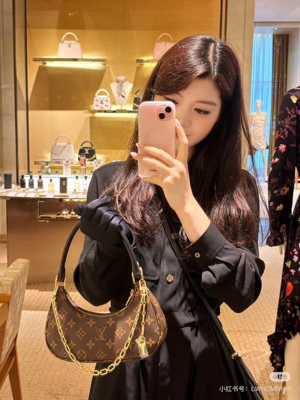 루이비통 클래식 모노그램 숄더백 001-245793