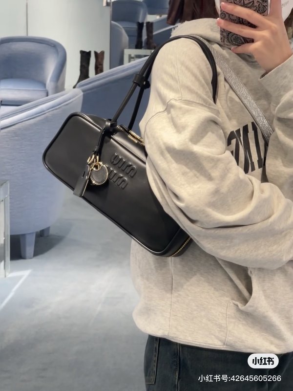 미우미우 블랙 핸드백 숄더백 001-245893