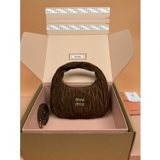완더 마텔라세 스웨이드 호보 숄더백 001-246051