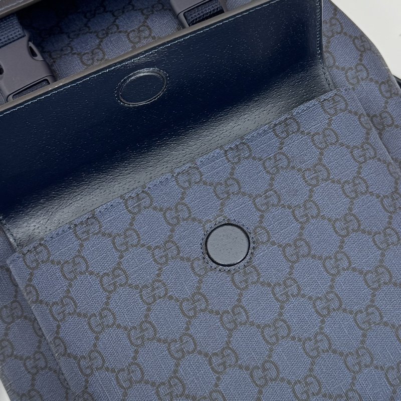 딥블루 PVC 소재 백팩 001-246429