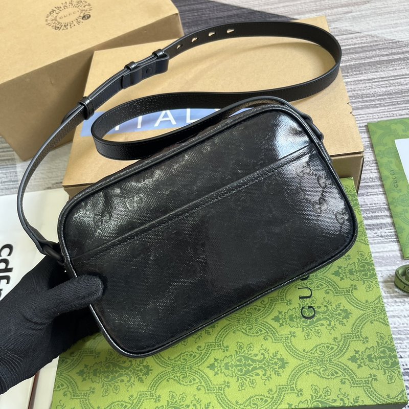 구찌 크리스탈 장식 블랙 핸드백 001-246493