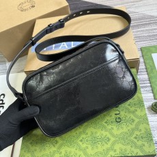 구찌 크리스탈 장식 블랙 핸드백 001-246493