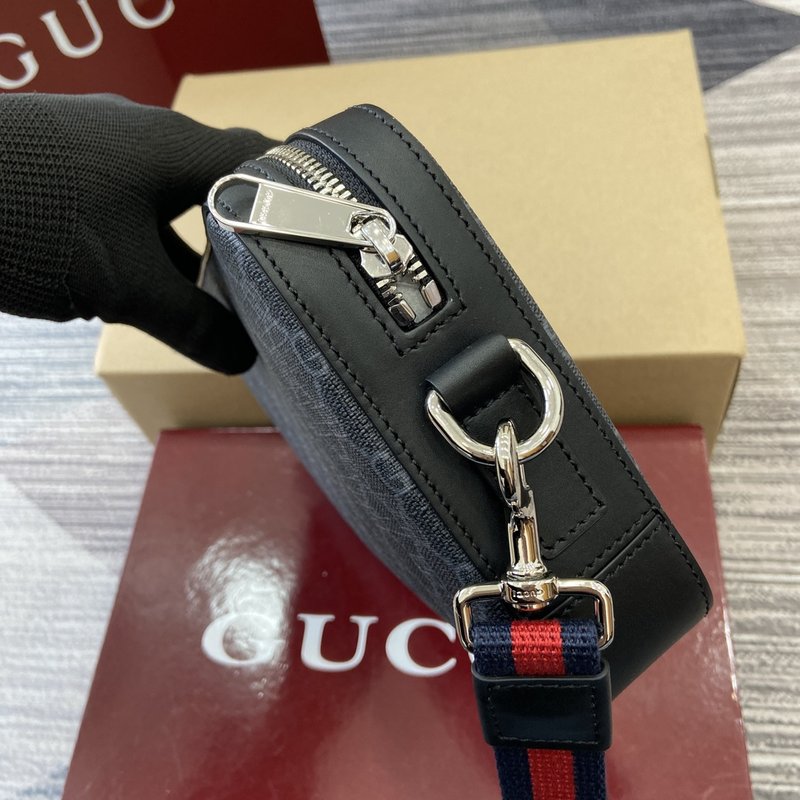 구찌 클래식 모노그램 PVC 클러치백 001-246678