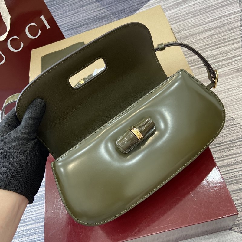 구찌 포레스트 그린 양피 안감 핸드백 001-246856
