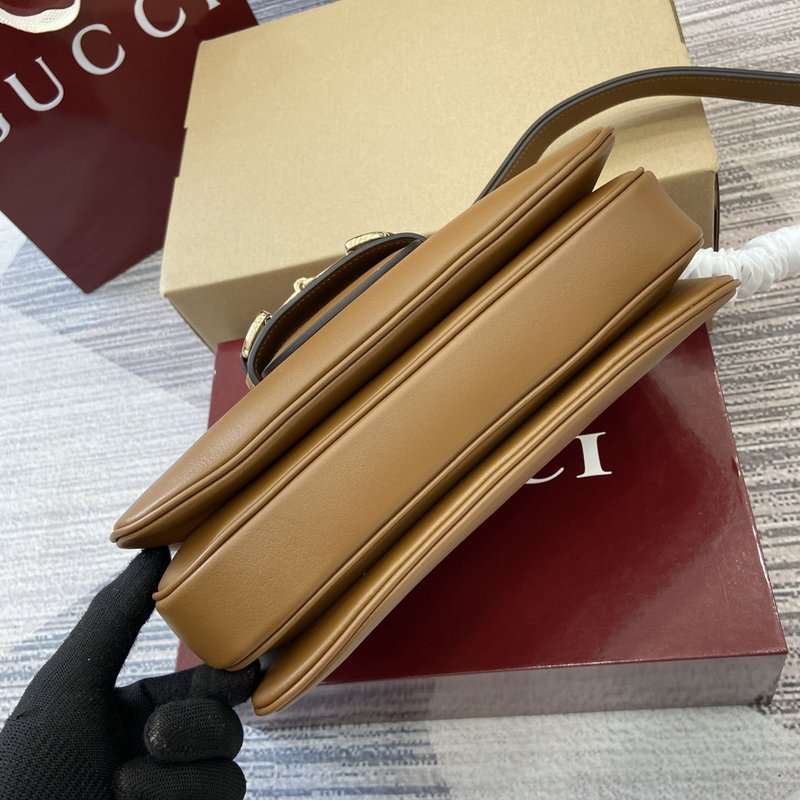 구찌 클래식 호스비트 가죽 숄더백 001-246995