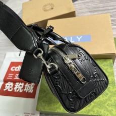구찌 엠보스 가죽 핸드백 001-247078