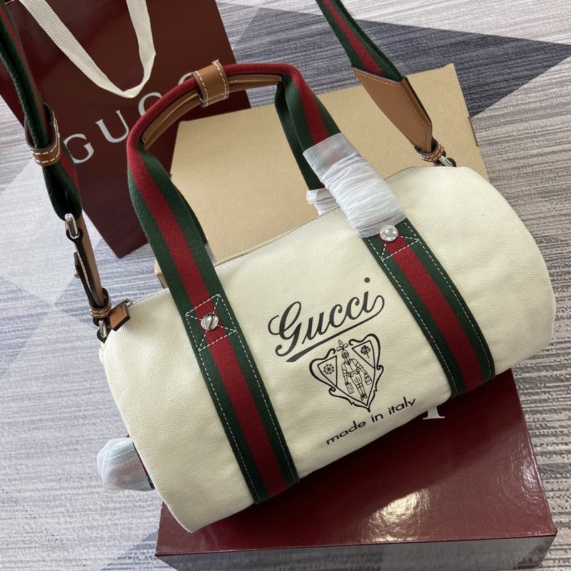 구찌 베이지 캔버스 스파이킹 토트백 001-247281