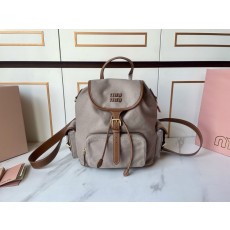 MIU 아카데미 스타일 캔버스 가죽 백팩 001-247425