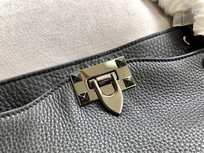 발렌티노 록스투드 클래식 토트백 001-247443