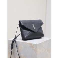 생로랑 블랙 엔벨로프 백 001-247495