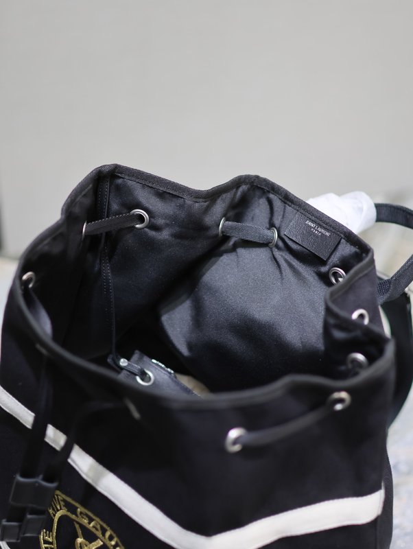 생로랑 두꺼운 캔버스 배지 백팩 001-247558