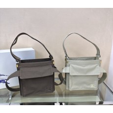 버버리 스몰 토트백 001-247758