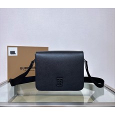 버버리 심플 팜 그레인 가죽 메신저백 001-247781