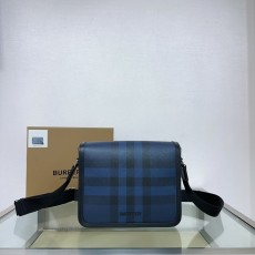 버버리 클래식 체크 메신저백 001-247790