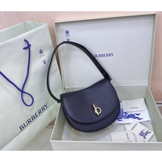 버버리 그레인드 레더 아크 플랩 숄더백 001-247796