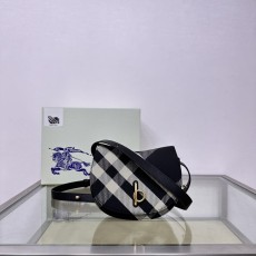 버버리 그레인드 가죽 스딩 백 001-247805