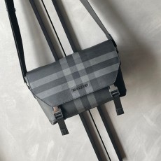 버버리 차콜 그레이 체크 메신저백 001-247845