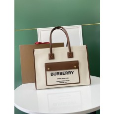 버버리 정제 토트백 001-247859
