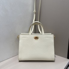 버버리 신상 토트백 그레인 가죽 체크 라이닝 001-247861