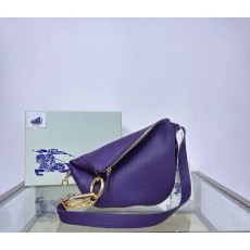 버버리 페블드 레더 나이트 숄더백 001-247868