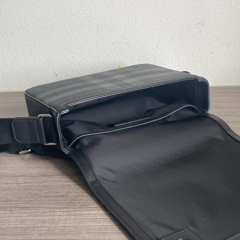 버버리 체크 메신저백 001-247871