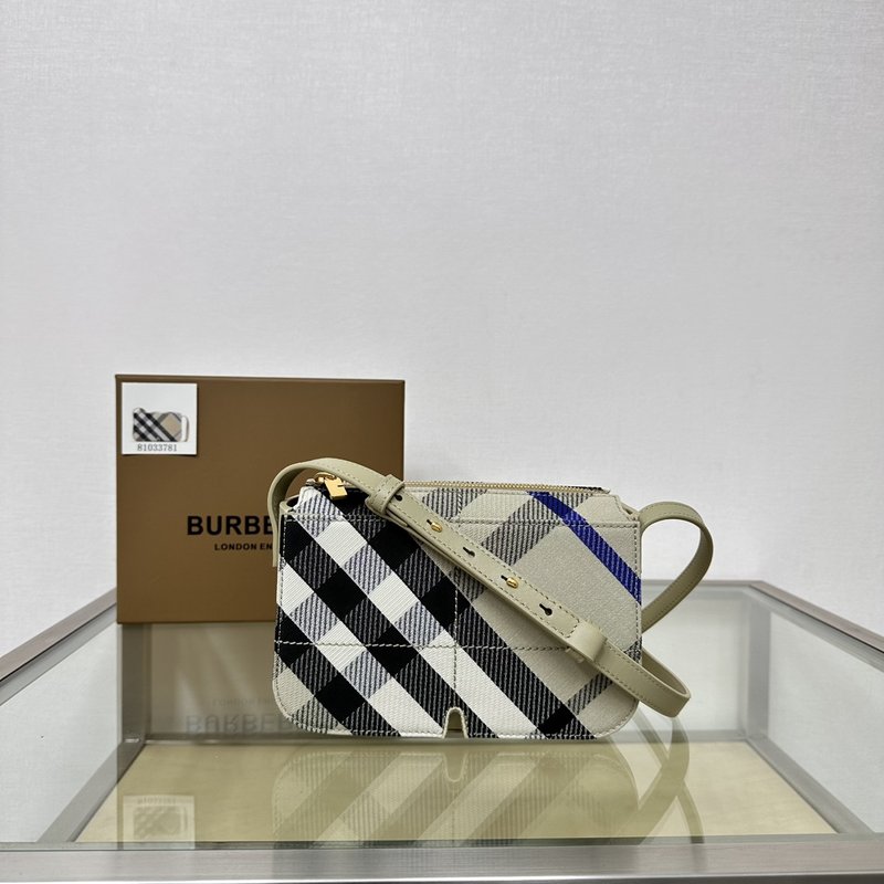 버버리 클래식 체크 지퍼 숄더백 001-247880