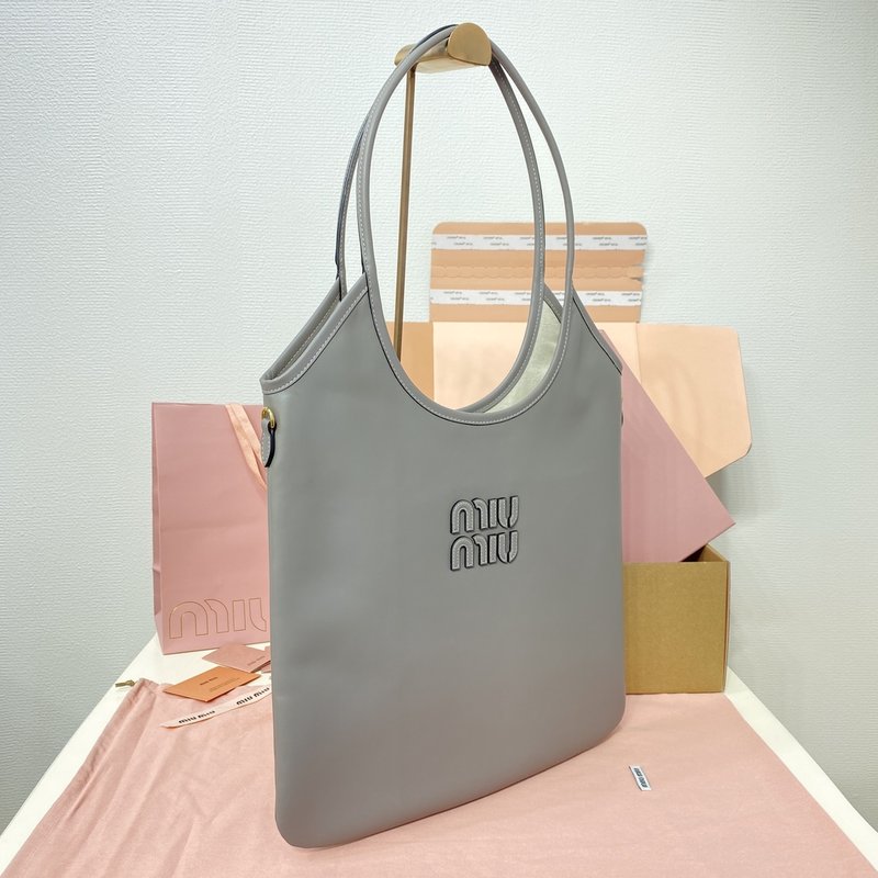 이세탄 한정 소가죽 토트백 001-248328