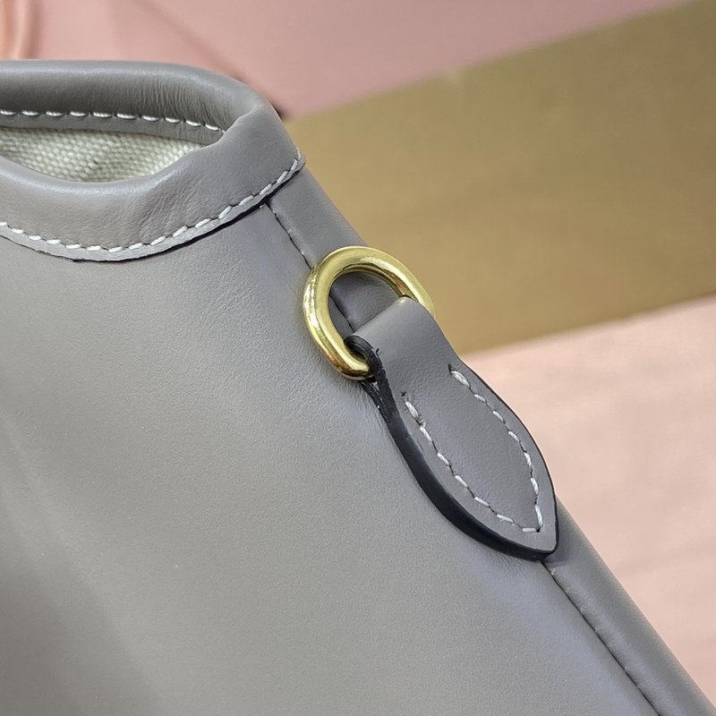 이세탄 한정 소가죽 토트백 001-248328