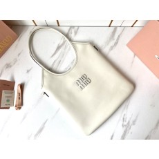 베이지색 소프트 카우하이드 토트백 001-248359