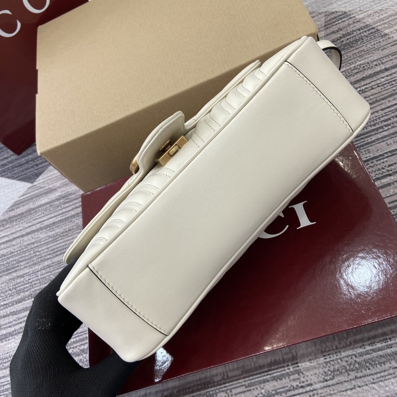 구찌 화이트 퀼팅 체인 숄더백 001-248437