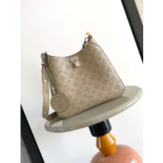 미디엄 퍼포레이티드 레더 핸드백 001-248748