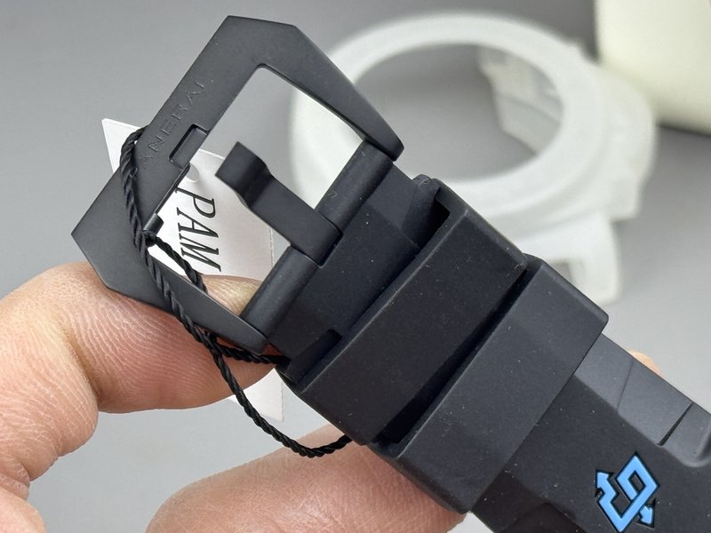 파네라이 시리즈 블랙 남성 기계식 시계 001-248913