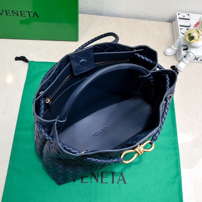 BV 안디아모 인트레치아토 백 소프트램스킨 001-249404