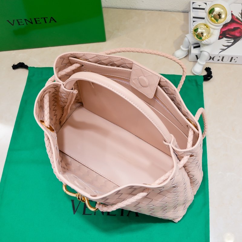 BV 안디아모 인트레치아토 백 소프트램스킨 001-249420