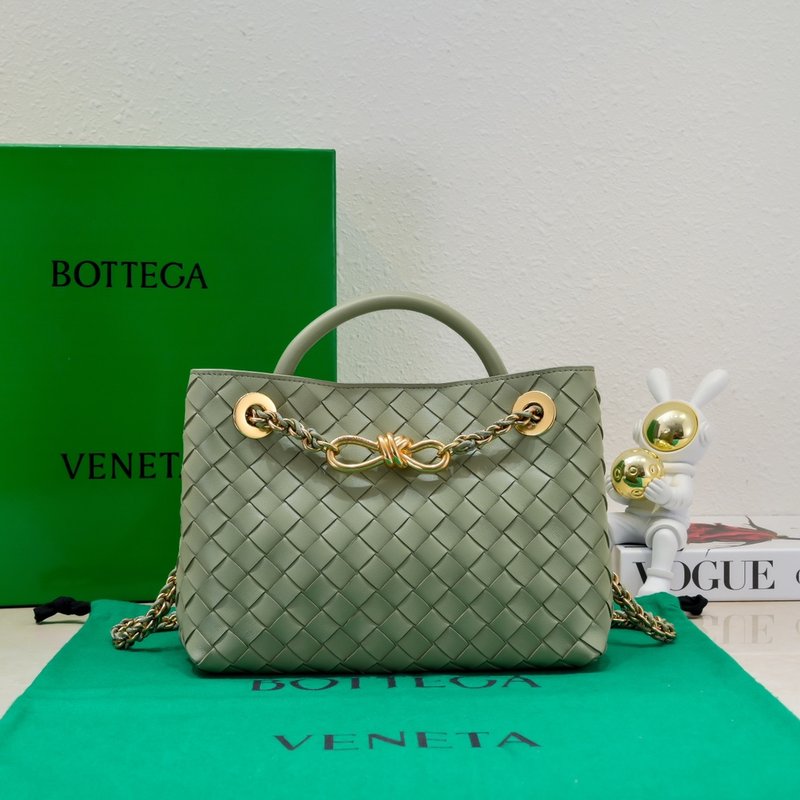 보테가 베네타 스몰 안디아모 체인백 001-249458