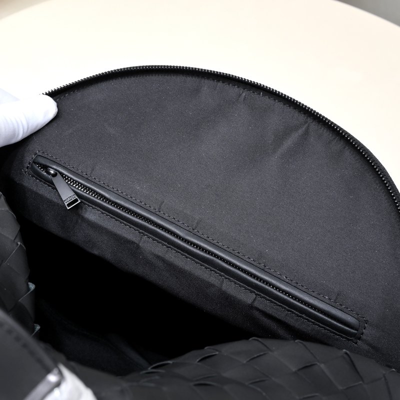 미디엄 인트레치아토 송아지 가죽 백팩 001-249464