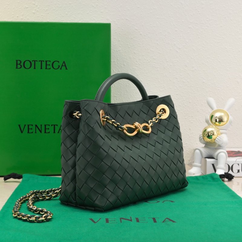 보테가 베네타 스몰 안디아모 메탈 체인 핸드백 001-249506