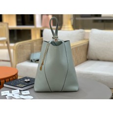 클로에 스핀 백 우아한 광택 핸드백 001-249645