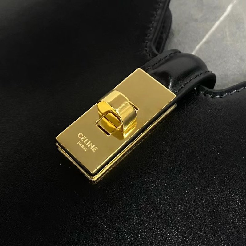 셀린 카밀 16 소프트 미니 숄더백 001-249679