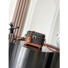모노그램 가죽 핸드백 화장 파우치 001-249689